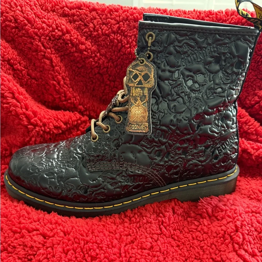 Dr. Martens 1460 WB Goonies Boots - Black